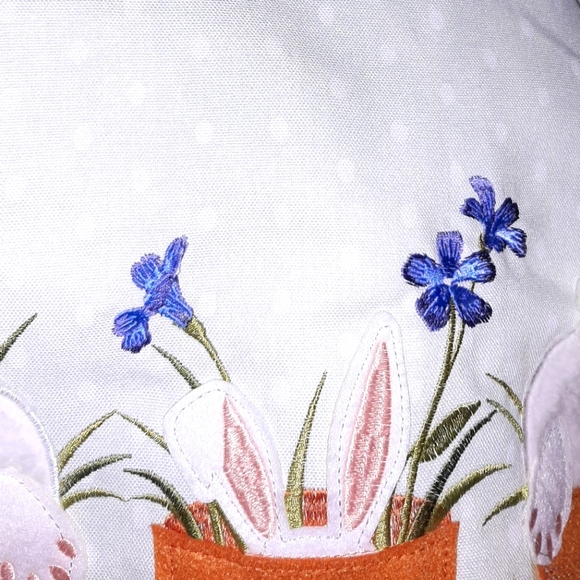 Bunny Butts in Flower Pots Table Runner NWT - Picture 5 of 9